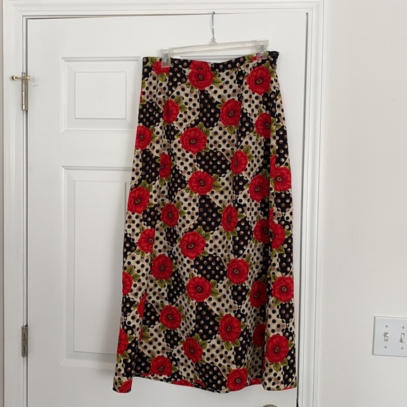 Sag Harbor Dresses & Skirts - Sage Harbor vintage long floral skirt.